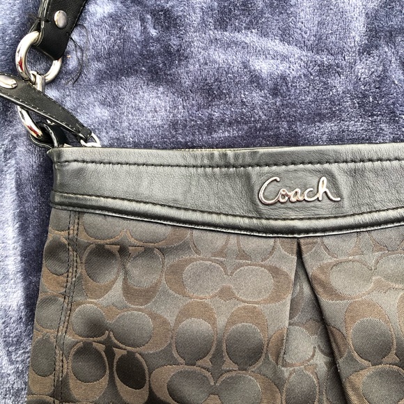 Black Coach Medium Shoulder Bag - Picture 2 of 9